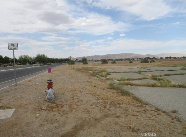 Listing Image #2 - Land for sale at 15001 Bass Hill Rd, Apple Valley CA 92307