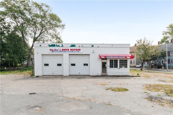 Listing Image #1 - Others for sale at 471 Arnold, Woonsocket RI 02895