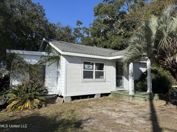 Listing Image #2 - Others for sale at 307 Shirley Court, Biloxi MS 39531