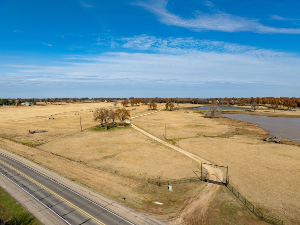 Listing Image #2 - Others for sale at 10891 E Hwy 82, Blossom TX 75416