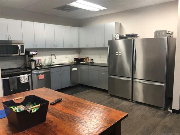 Listing Image #3 - Office for sale at 7100 N Classen Boulevard Unit 400, Oklahoma City OK 73116