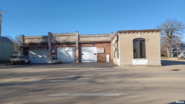 Listing Image #2 - Others for sale at 1936 N 2nd Street, Clinton IA 52732