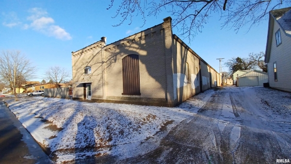 Listing Image #3 - Others for sale at 1936 N 2nd Street, Clinton IA 52732