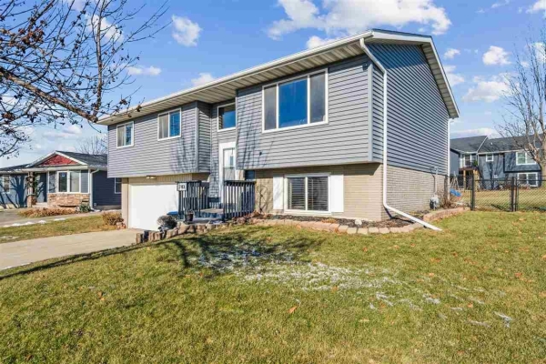 Listing Image #2 - Others for sale at 740 Deerfield Dr, Marion IA 52302