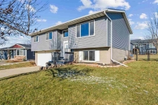 Listing Image #2 - Others for sale at 740 Deerfield Dr, Marion IA 52302