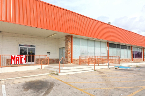 Listing Image #3 - Retail for sale at 820 Guadalupe St, Laredo TX 78040