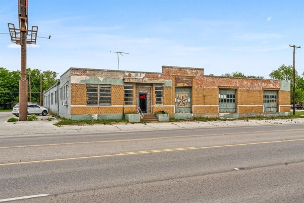 Listing Image #2 - Industrial for sale at 1102 W Henderson Street, Cleburne TX 76033