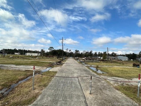 Listing Image #2 - Others for sale at 7864 Nelson Road, Lake Charles LA 70605