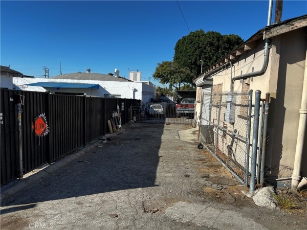 Listing Image #2 - Others for sale at 7722 Greenleaf Avenue, Whittier CA 90602
