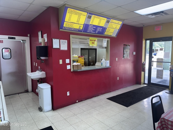 Listing Image #2 - Retail for sale at 4019 Main Street, Moss Point MS 39563