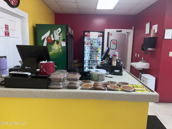 Listing Image #3 - Retail for sale at 4019 Main Street, Moss Point MS 39563