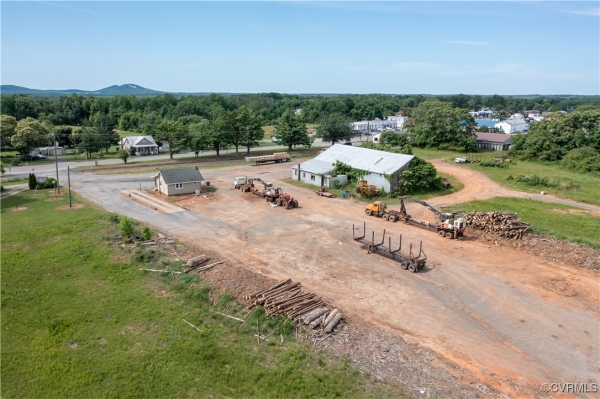 Listing Image #3 - Others for sale at 17587 N James Madison Highway, Dillwyn VA 23936