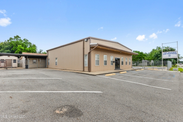 Listing Image #2 - Others for sale at 3308 Old Mobile Avenue, Pascagoula MS 39581