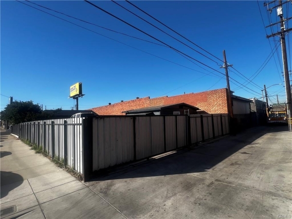 Listing Image #1 - Others for sale at 5324 PACIFIC BLVD, HUNTINHTON PARK CA 90255