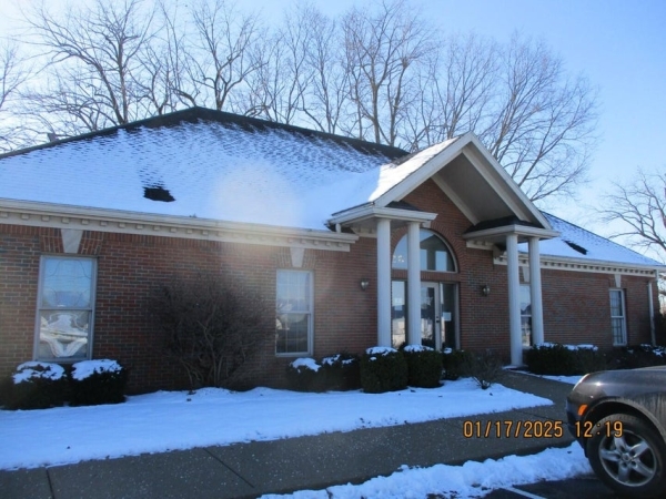 Listing Image #2 - Office for sale at 9163 North County Road 25A, Piqua OH 45356