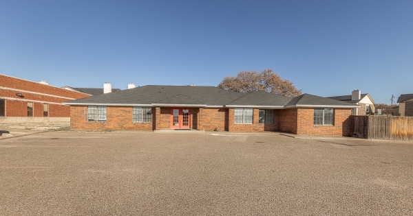 Listing Image #1 - Office for sale at 5220 75th Street, Lubbock TX 79424