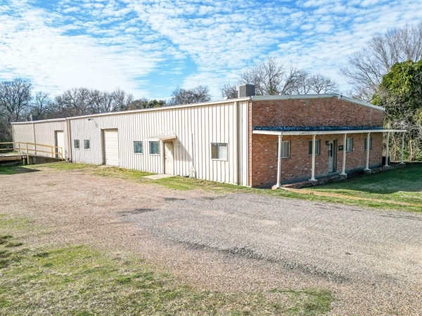Listing Image #1 - Industrial for sale at 2415 N Preston Street, Ennis TX 75119