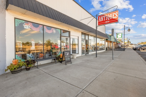 Listing Image #1 - Retail for sale at 417 1st St., Culver OR 97734