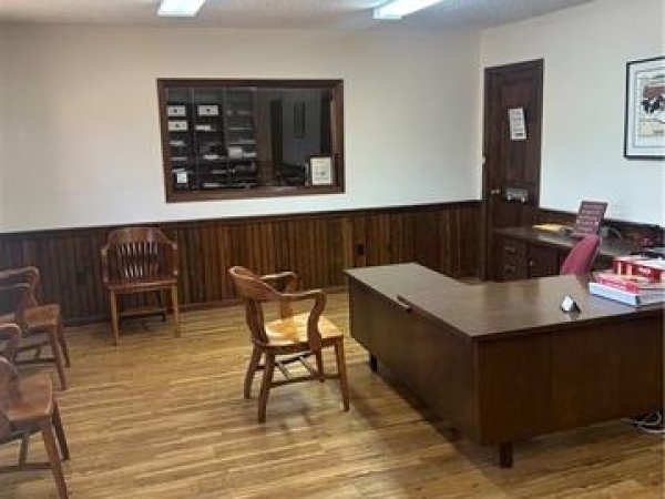 Listing Image #3 - Office for sale at 409 Third Street Highway, Kentwood LA 70444