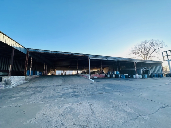 Listing Image #2 - Industrial for sale at 331E Walnut Ave, Enid OK 73701