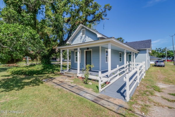 Listing Image #1 - Retail for sale at 228 E Railroad Street, Long Beach MS 39560