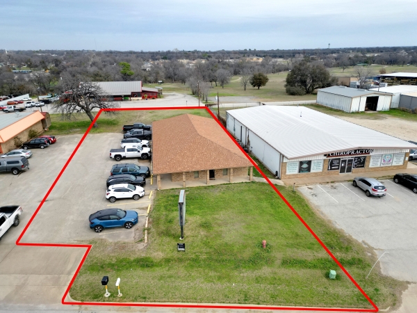 Listing Image #1 - Office for sale at 311 E Highway 199, Apple Springs TX 76082