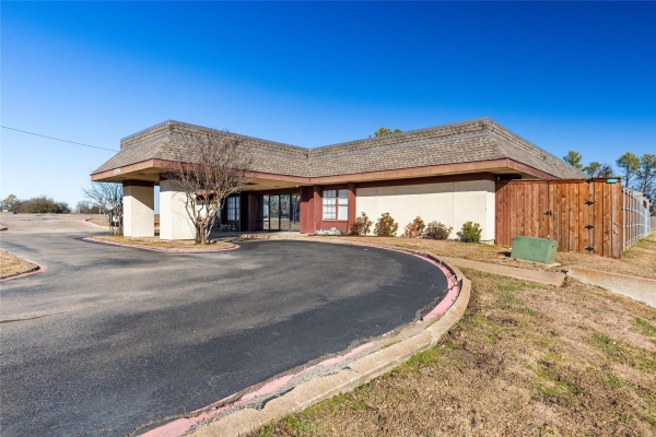Listing Image #2 - Office for sale at 1912 Joe Ramsey Blvd., Greenville TX 75401