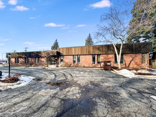 Listing Image #1 - Office for sale at 4215 Newburg Road, Rockford IL 61108