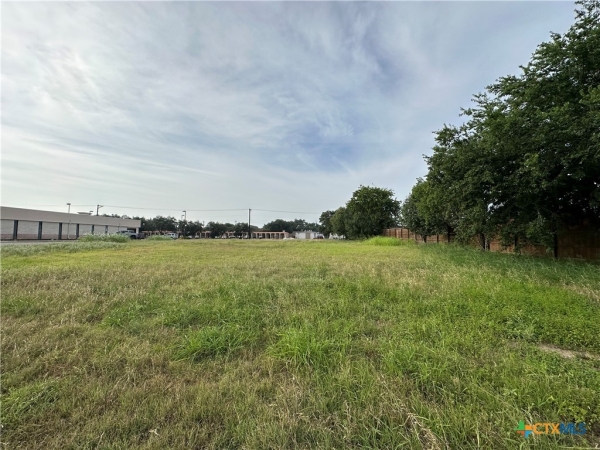 Listing Image #3 - Others for sale at 605 E Airline Road, Victoria TX 77901