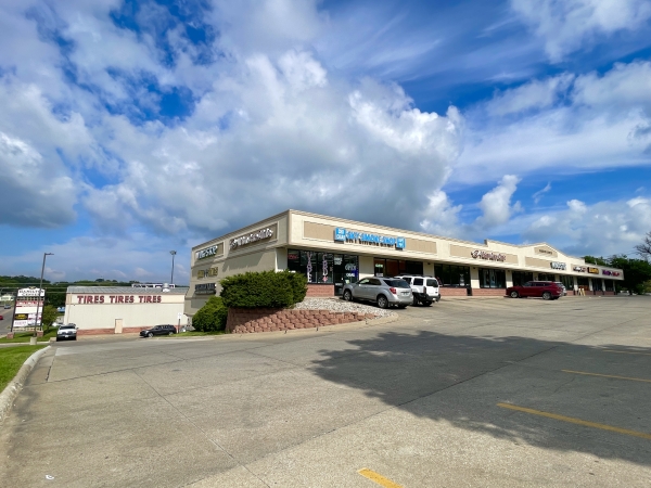 Listing Image #1 - Others for sale at 1901-1939 Hamilton Blvd, Sioux City IA 51104