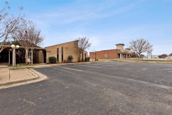 Listing Image #2 - Industrial for sale at 303 N Ridgeway Drive, Cleburne TX 76033