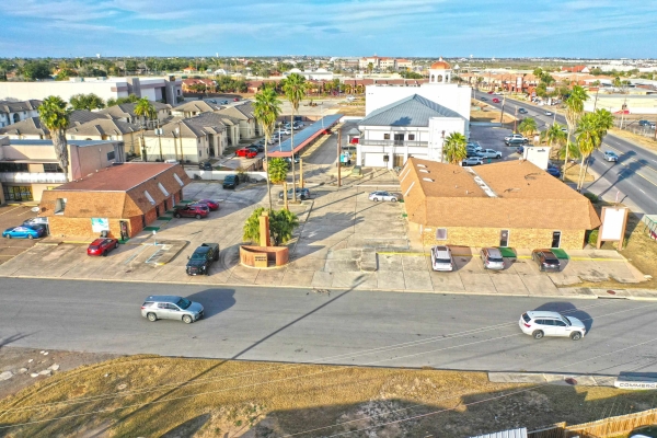Listing Image #1 - Retail for sale at 6202 Mcpherson Rd, Laredo TX 78041