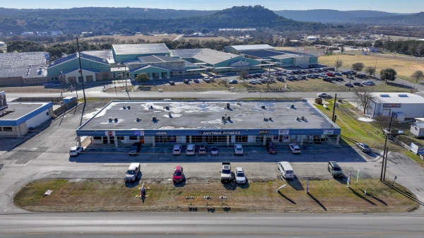 Listing Image #2 - Retail for sale at 1175 FM 2673, Canyon Lake TX 78133