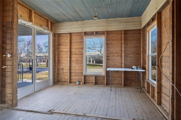 Listing Image #3 - Others for sale at 818 N 9th Street, Midlothian TX 76065