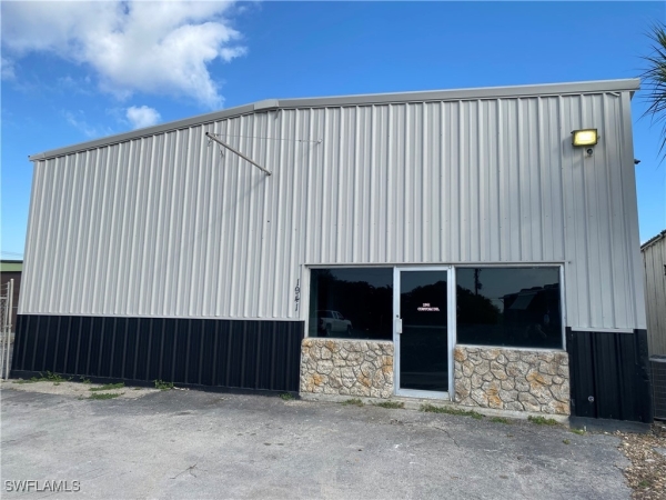 Listing Image #2 - Others for sale at 1941 Custom Drive, Fort Myers FL 33907