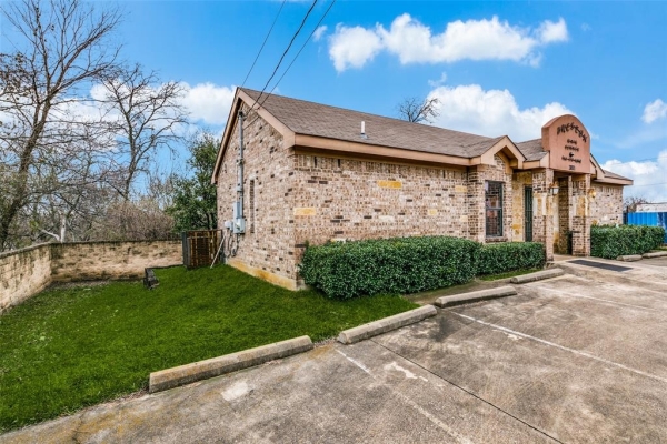 Listing Image #3 - Retail for sale at 3811 S Lancaster Road, Dallas TX 75216