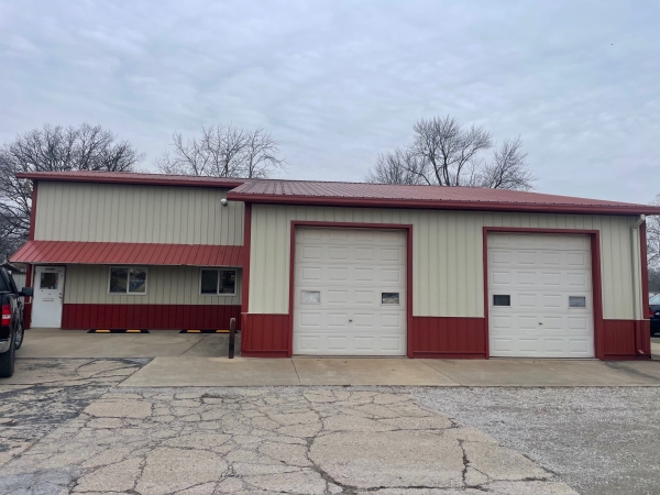 Listing Image #1 - Others for sale at 107 E. Cumberland Rd, Altamont IL 62411