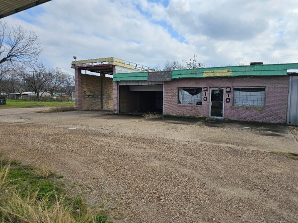 Listing Image #1 - Others for sale at 210 2nd Street, Kerens TX 75144