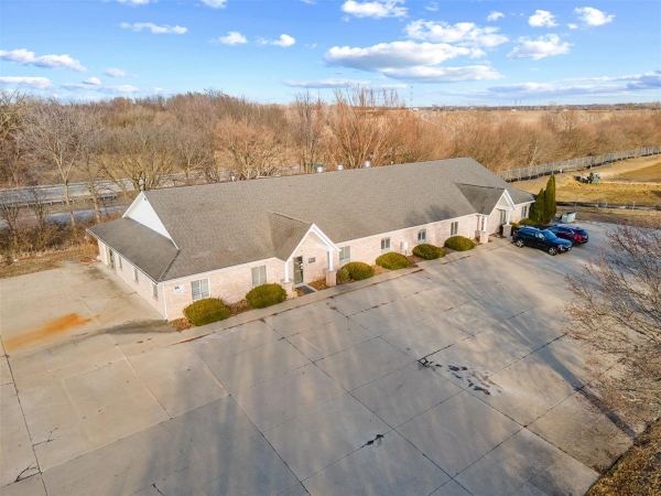 Listing Image #1 - Office for sale at 3701 Greenhead Dr, Springfield IL 62711