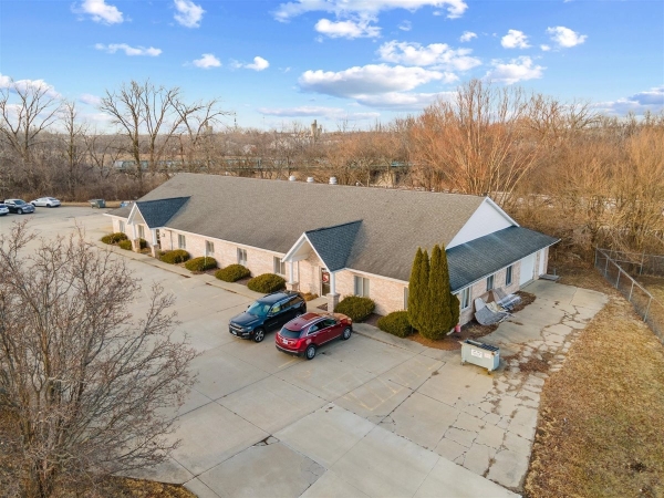 Listing Image #2 - Office for sale at 3701 Greenhead Dr, Springfield IL 62711
