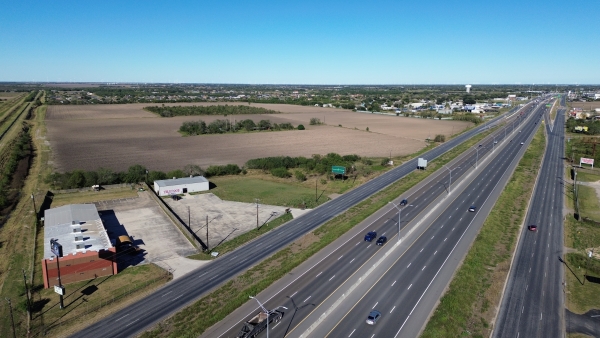 Listing Image #1 - Others for sale at 9610 W Expressway 83 Highway, La Feria TX 78559