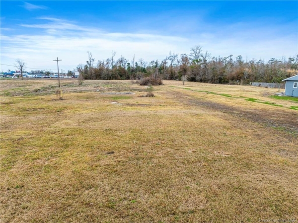 Listing Image #2 - Others for sale at 201 Armistead Lane, Lake Charles LA 70611