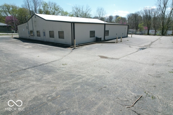 Listing Image #3 - Others for sale at 1571 E Buckeye Street, North Vernon IN 47265