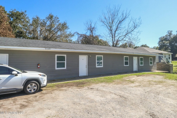 Listing Image #2 - Multi-family for sale at 2520 Hewes Avenue, Gulfport MS 39507