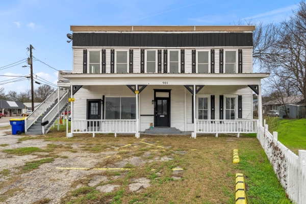 Listing Image #1 - Others for sale at 901 N Saint Joseph ST, Gonzales TX 78629