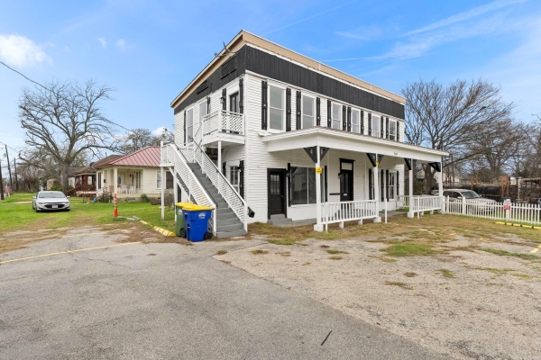 Listing Image #2 - Others for sale at 901 N Saint Joseph ST, Gonzales TX 78629