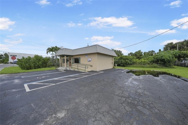 Listing Image #2 - Office for sale at 25073 Marion Avenue, Punta Gorda FL 33950