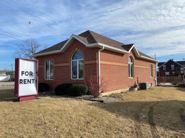 Listing Image #2 - Office for sale at 2504 4th Street, Peru IL 61354
