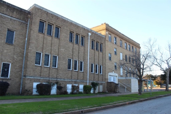 Listing Image #3 - Others for sale at 1519 Circle Park Boulevard, Fort Worth TX 76164