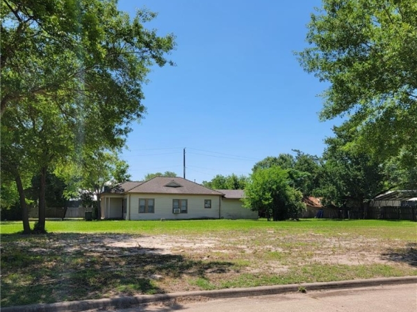 Listing Image #1 - Others for sale at 2700 & 2704 Maloney Avenue, Bryan TX 77801